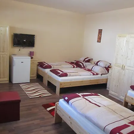 Tavi Feszek Vendeghaz 3* Bánk