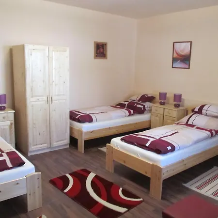 Guest house Tavi Feszek Vendeghaz Bank (Nograd)