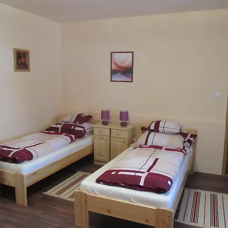 Tavi Feszek Vendeghaz 3* Bánk